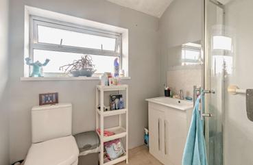 Toy Close bathroom